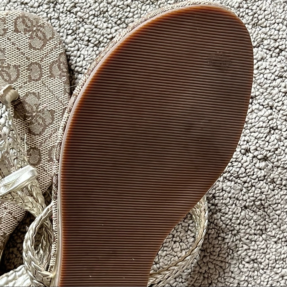 Guess // Gold sandal - Picture 5 of 8